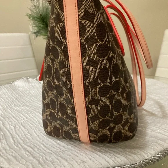 Elegant Brown and Pink Tote Bag - Picture 10 of 16